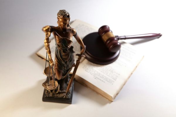 Guide pratique pour maîtriser le droit juridique facilement